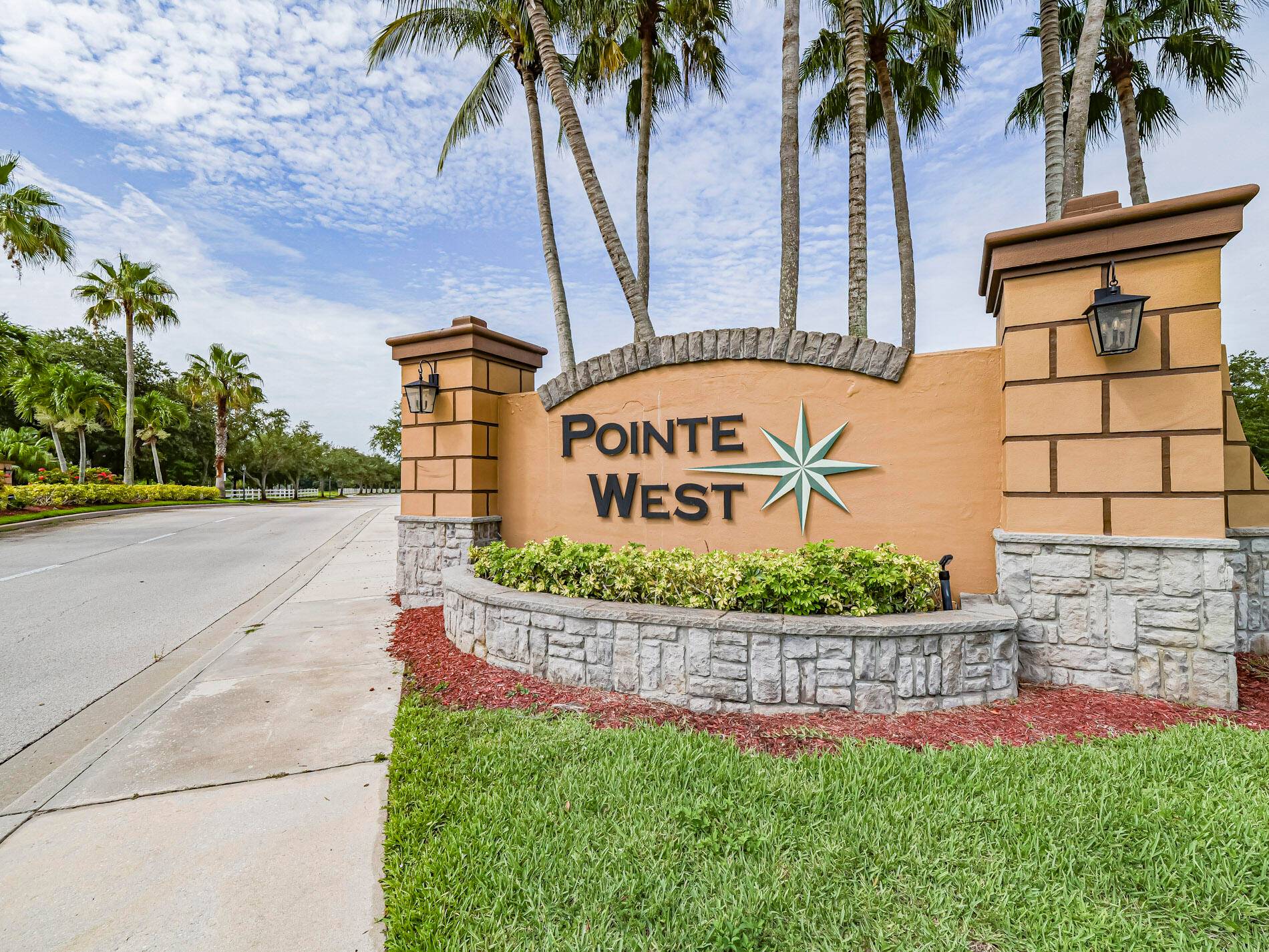 Beautiful Pet friendly Community of Pointe West.