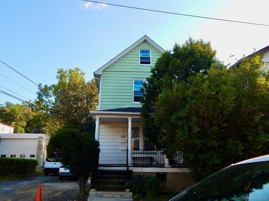 Well maintained and spacious, this 2nd and 3rd floor duplex apartment at 146 Summerfield offers comfortable living in the desirable Scarsdale PO with Eastchester Schools.