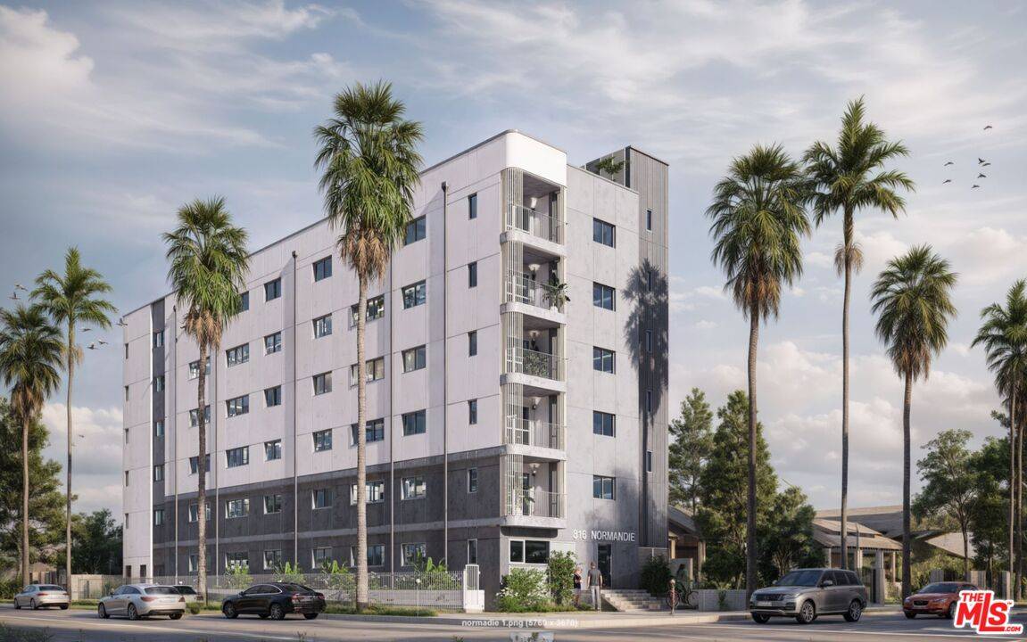 816 N Normandie Ave LA