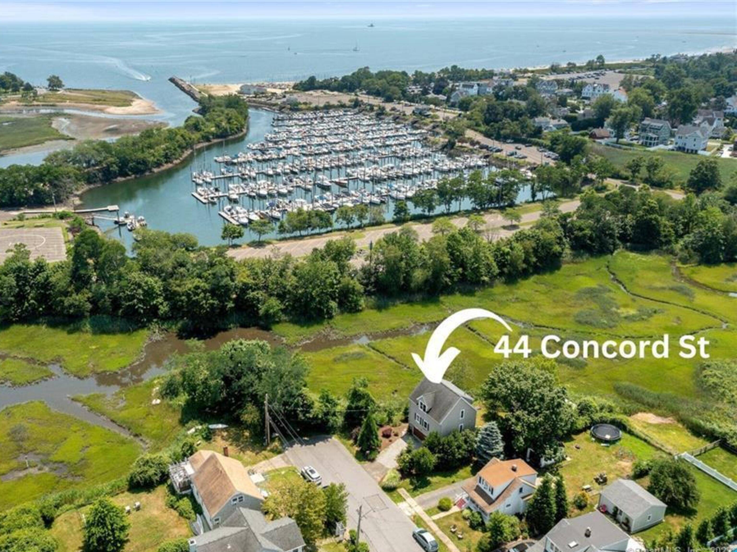 This is the perfect beach house for both nature lovers and city folk !
