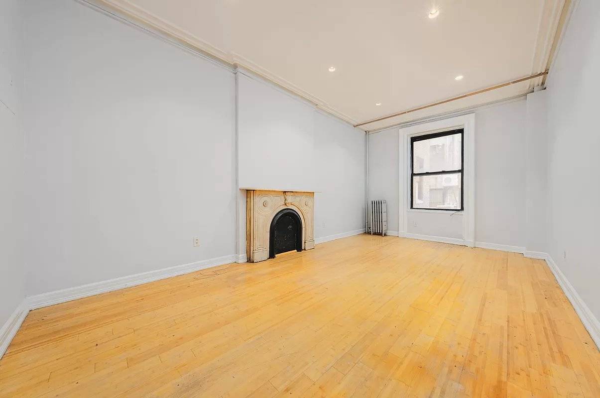 Welcome to 19 West 46th St In the Heart of the Diamond District and MidtownMassive 1 Bedroom.