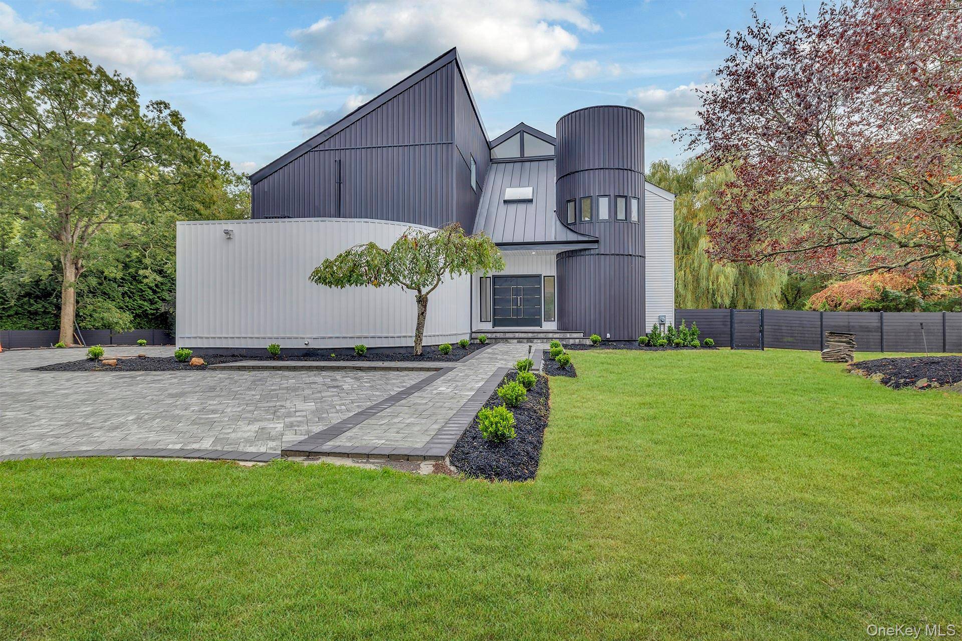 Welcome to 3 Lavender Lane, East Islip, NY !