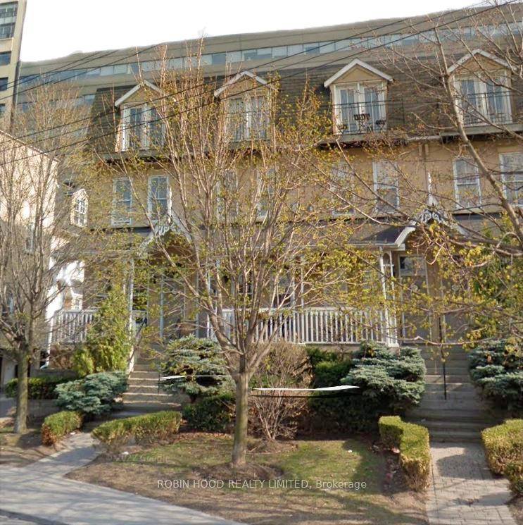 Stunning, upscale three storey townhouse for rent at King amp ; Bathurst !