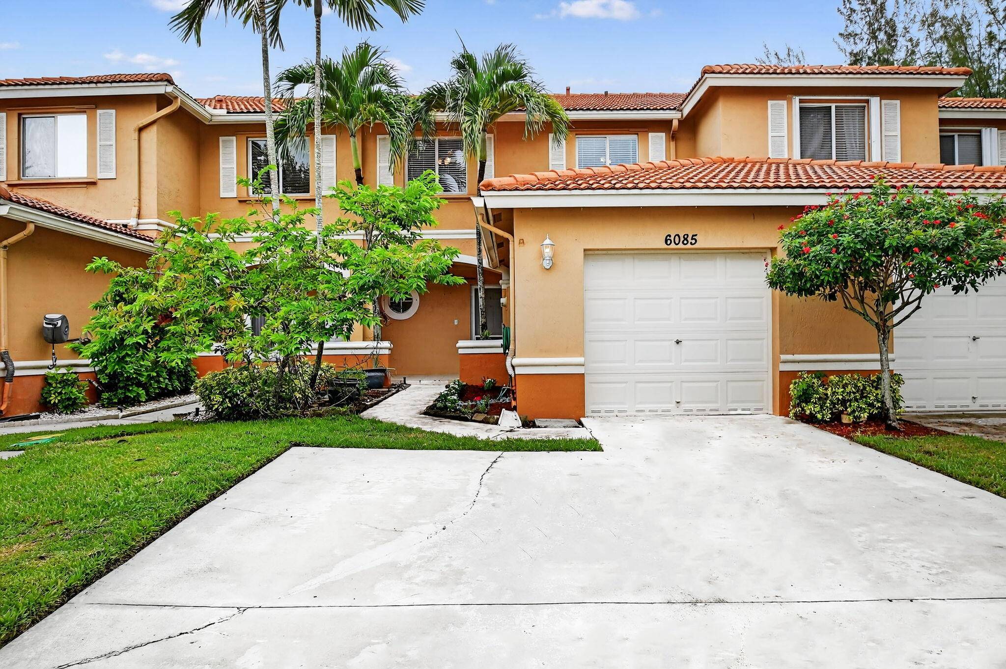 Beautiful Townhome in Briar Bay !