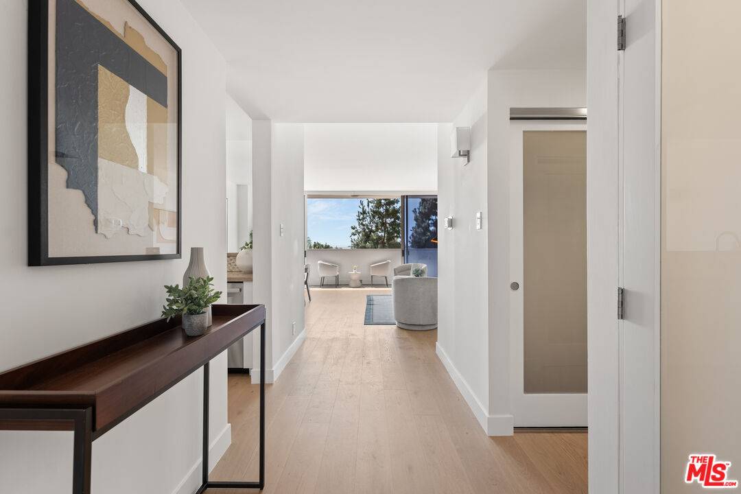 8787 Shoreham Dr 1BR Sunset Strip La
