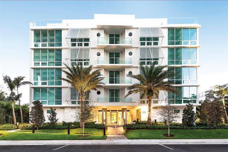 Experience the pinnacle of waterfront luxury at 353 Sunset, an ultra exclusive boutique building featuring only eight elite residences.
