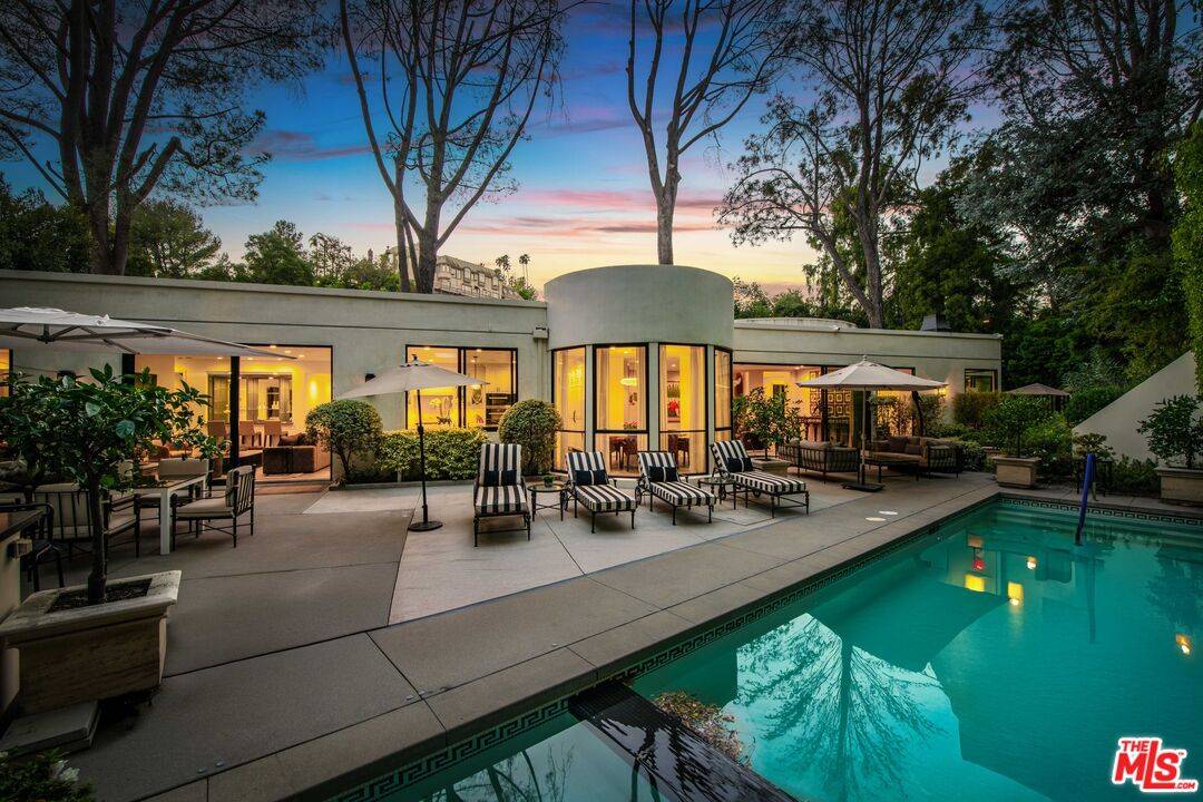 1114 Sutton Way 4BR Beverly Hills Post Office | B.H.P.O. La