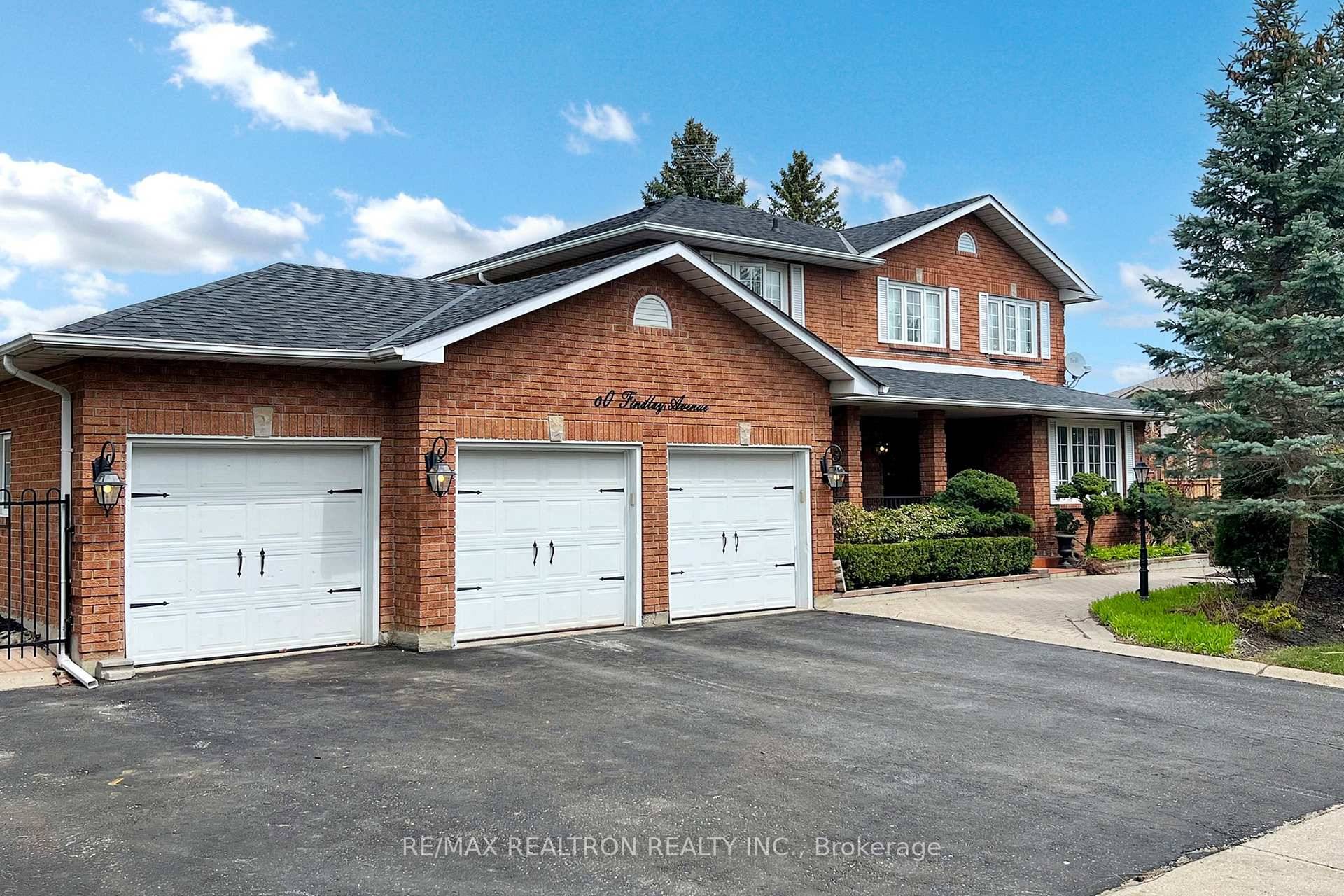 Situated in the prestigious community of King City, this exceptional property offers a rare opportunity on a sprawling half acre lot, surrounded by multi million dollar estates.
