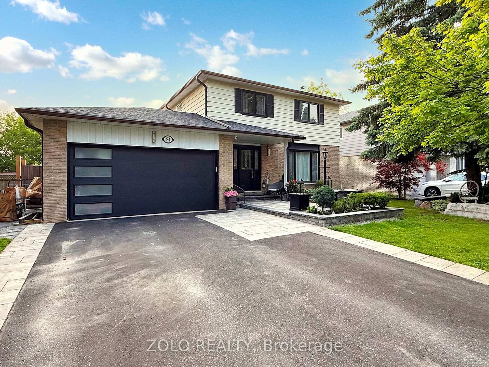 Come live on one of Stouffville's best streets !