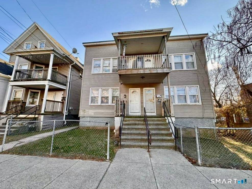 Great investment opportunity in the desirable Edgewood neighborhood !