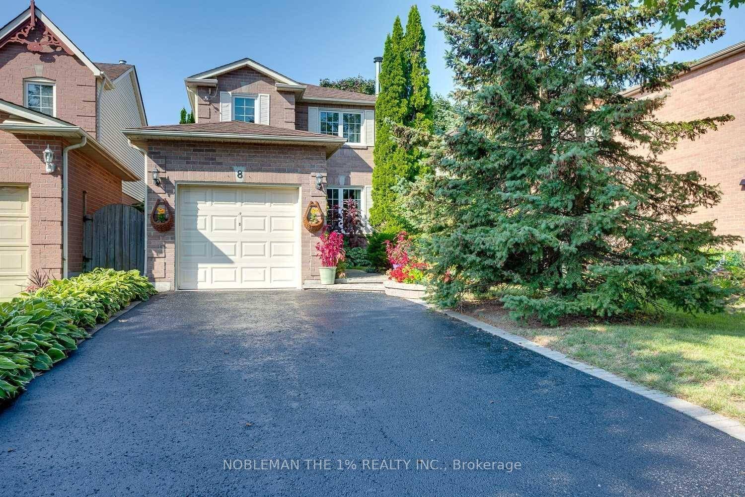 Charming amp ; Well Maintained 2 Storey Home In A Peaceful Courtice Neighbourhood !