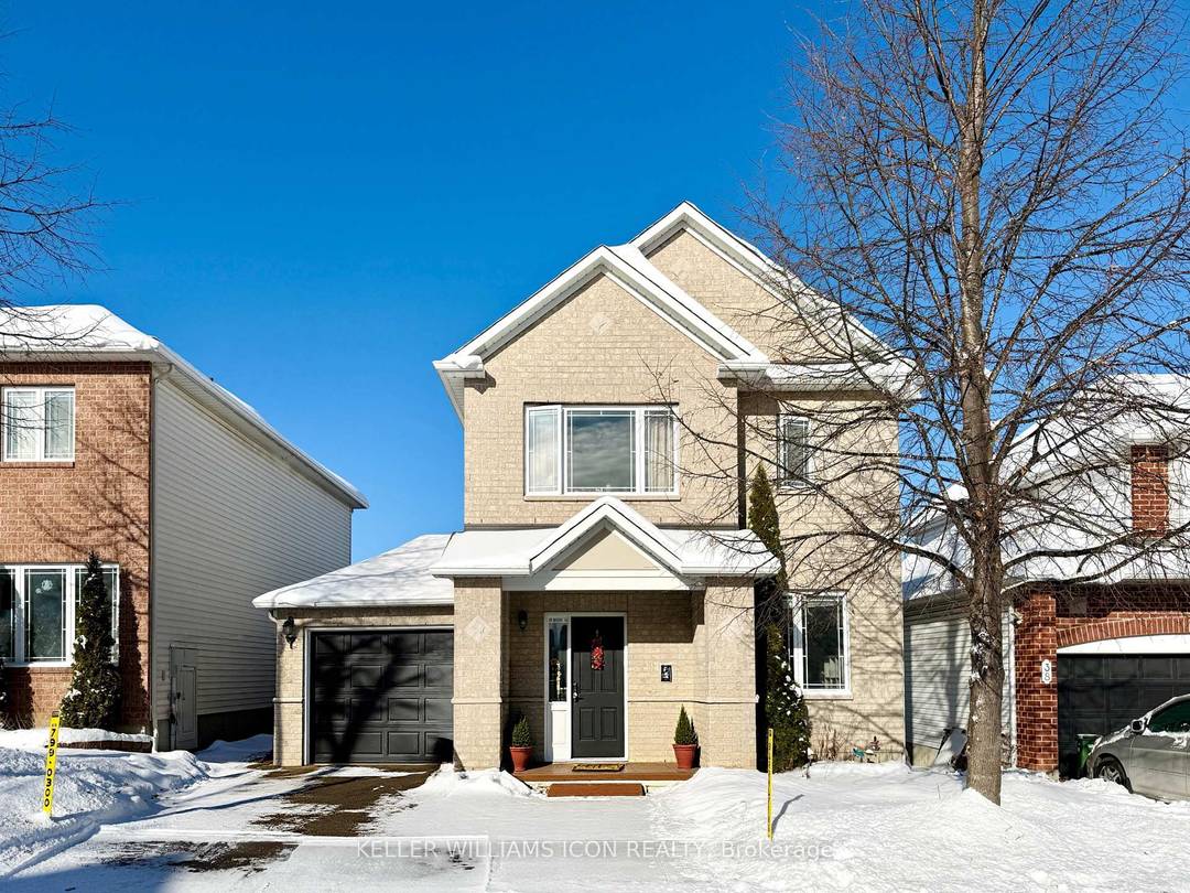 PET FRIENDLY ! ! ! INTERLOCK WITH FENCED BACKYARD !