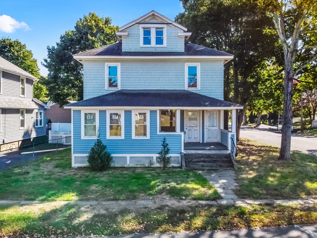 Fantastic in town opportunity for builders and investors !