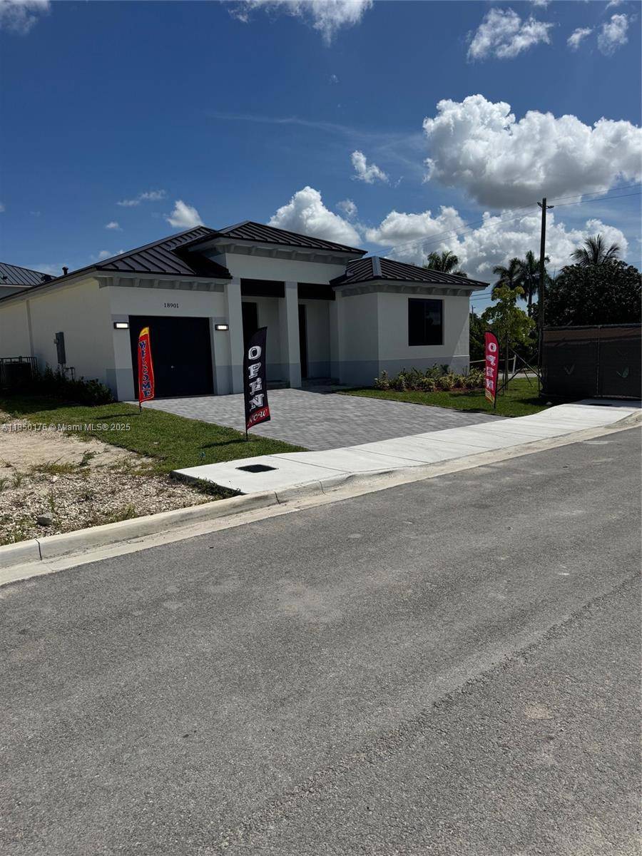 NEW CONSTRUCTION OF 27 SINGLE FAMILY HOUSES IN A QUIET AREA, 4 BEDROOMS AND 2 BATHROOMS WITH ONE CAR GARAGE IN A CORNER LOT, IMPACT DOORS AND WINDOWS, NICE KITCHEN ...