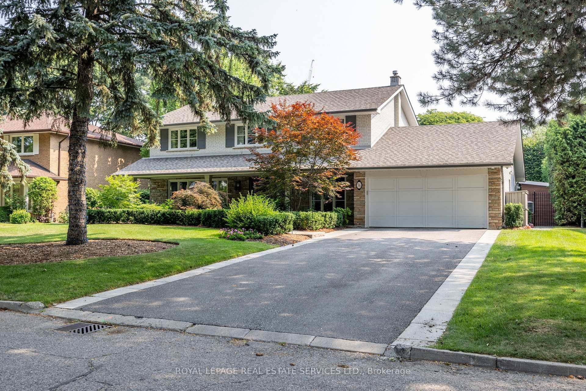 Beautifully situated in the Edenbridge Humber Valley on a quiet crescent surrounded by St.