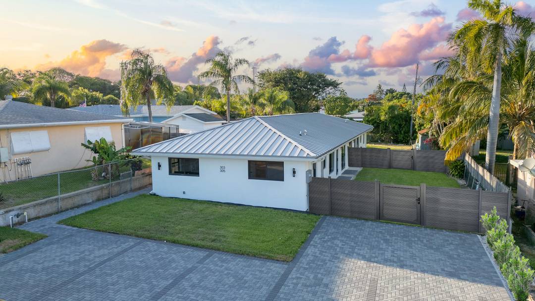 Turnkey Duplex Just Minutes from Downtown Delray !