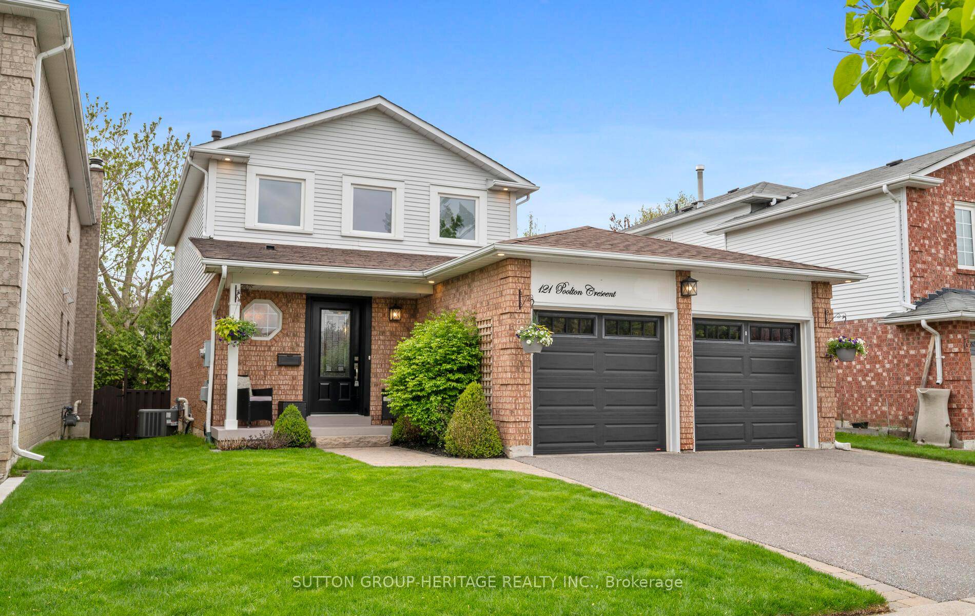 Craving space, style, and a backyard your kids and dog will love ?
