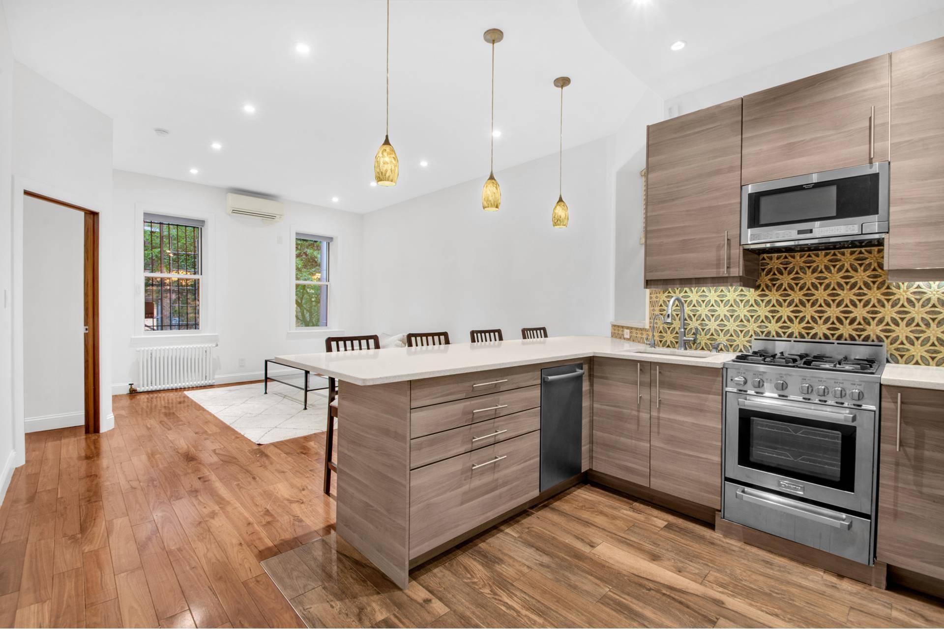 Welcome to 634 East 14th Street, a low rise Pre War co op located in the East Village, between Avenues B and C.