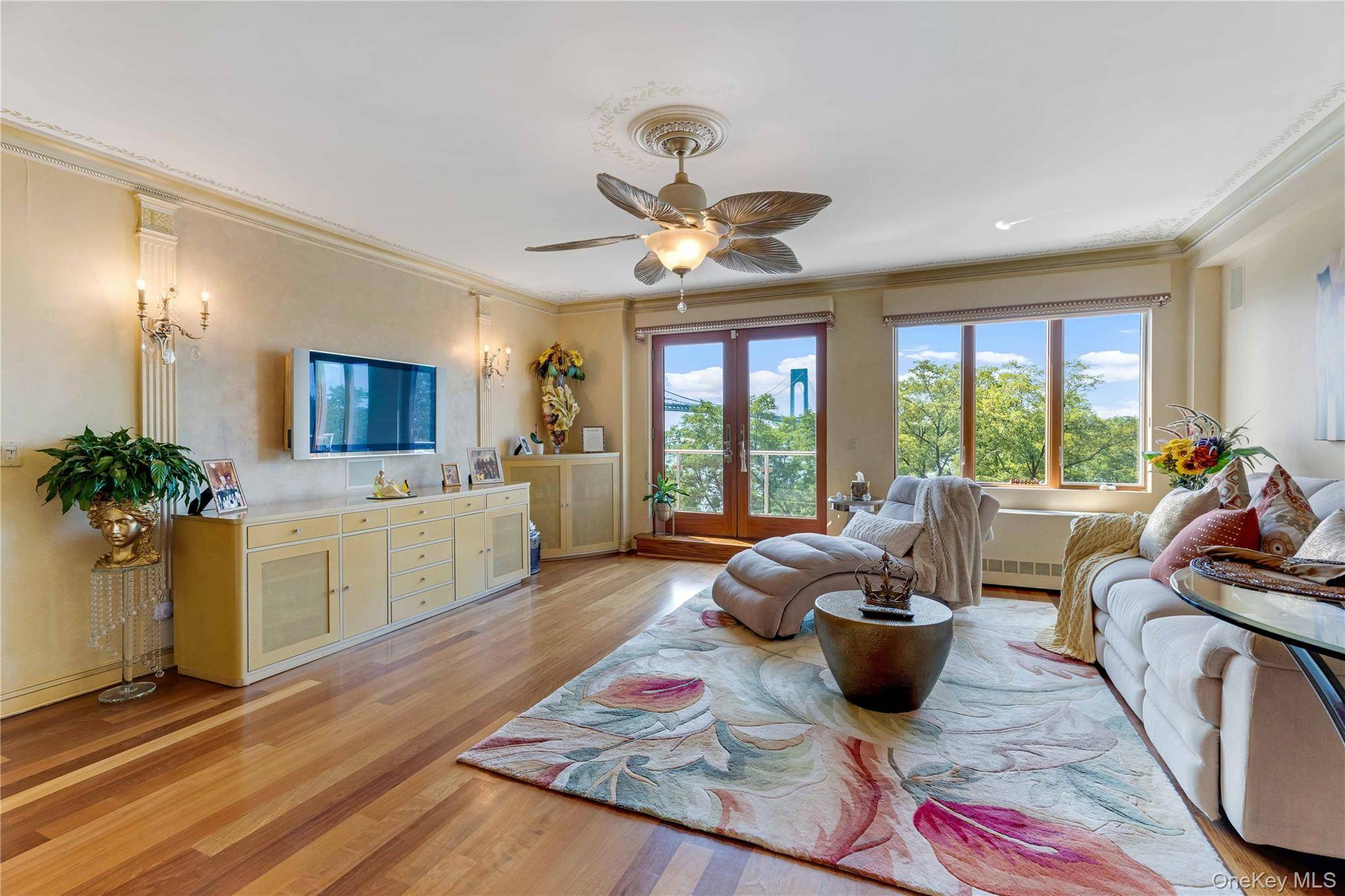 DAZZING SUNSETS AND SEA BREEZESS BRIDGE AND WATER VIEWS FROM EVERY ROOM Beautiful Modern.