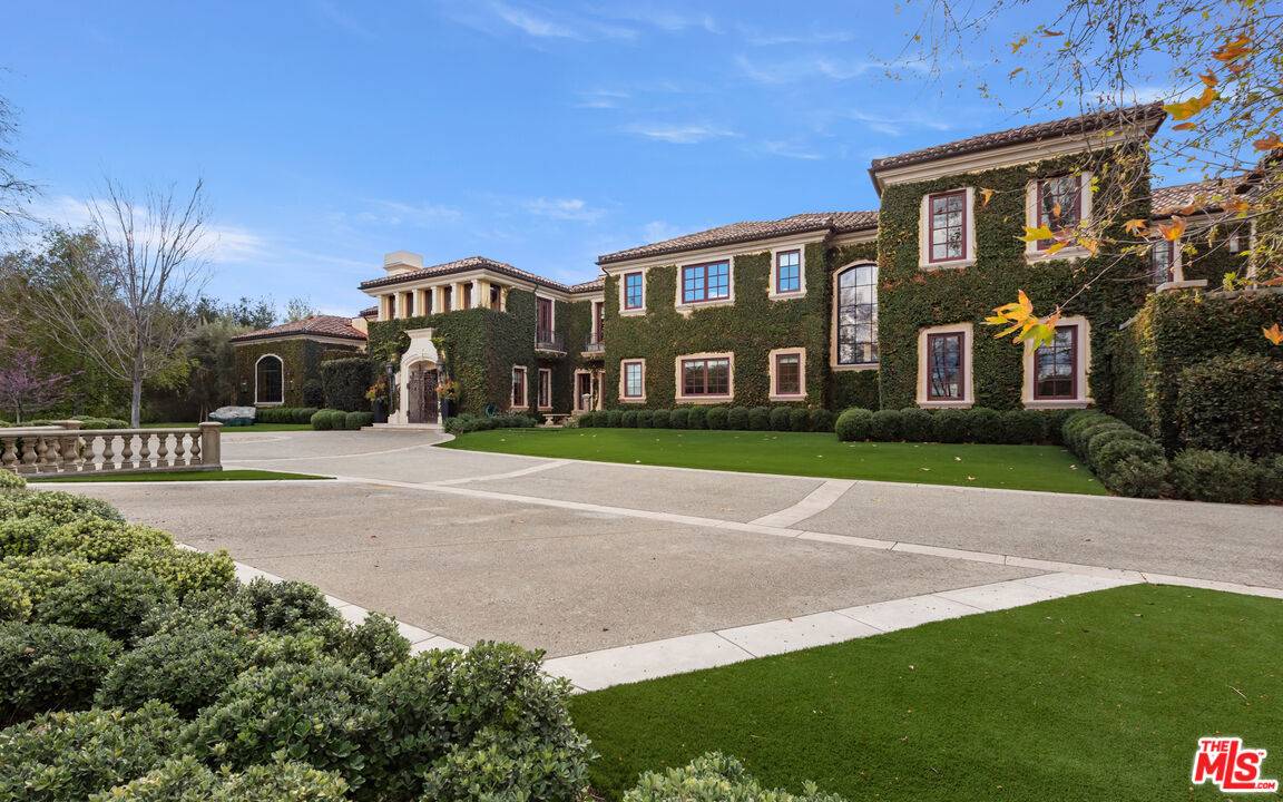 2505   Summitridge Dr Beverly Hills Post Office | B.H.P.O. LA