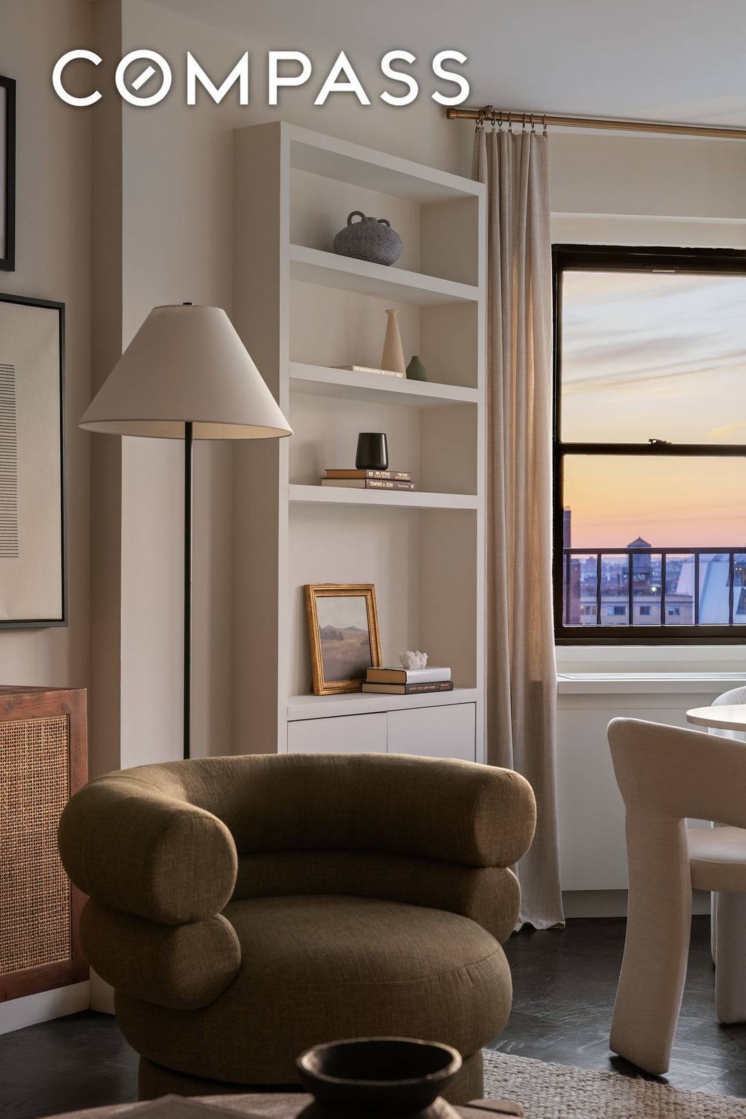 Bask in dramatic skyline and river views in this turnkey, high floor West Village one bedroom, one bathroom home featuring multiple sunny exposures, a wonderful split layout, and classic designer ...