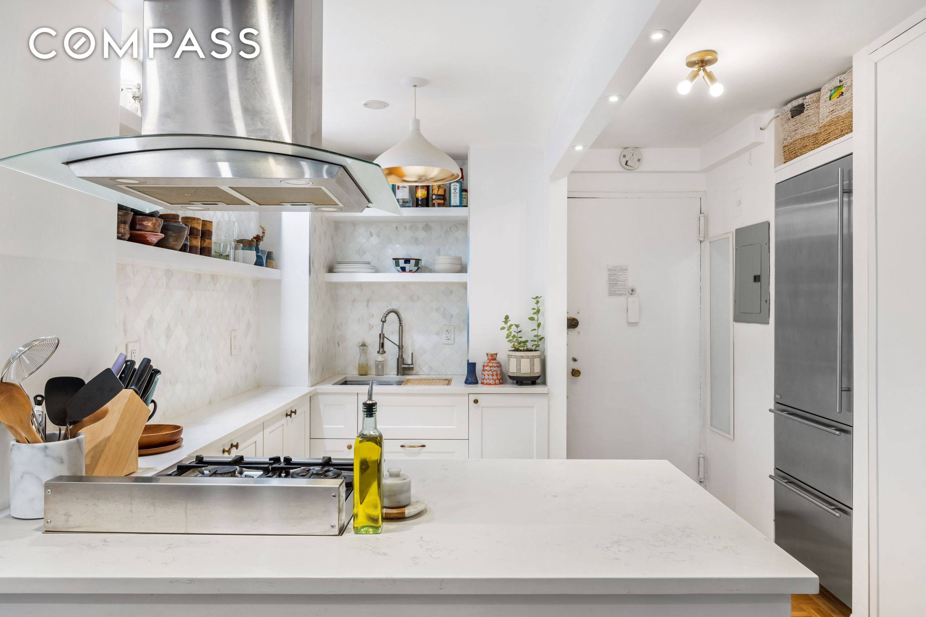 Apartment 9H is a stunning south facing junior one bedroom with a high end renovation at Gramercy East.