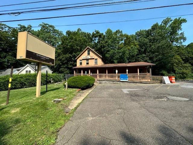 Property is well maintained and in a Outstanding location with Traffic count 28, 000 Vehicles per day.