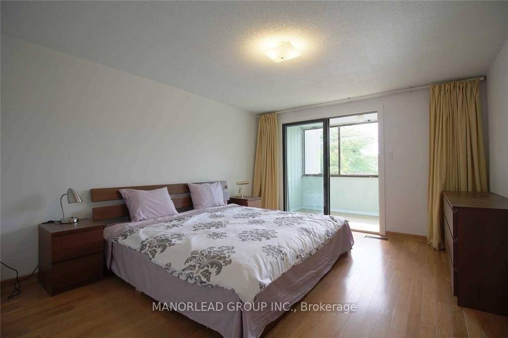 Furnished, 3 Big Sized Bed Rooms With 3 Wash Rooms.