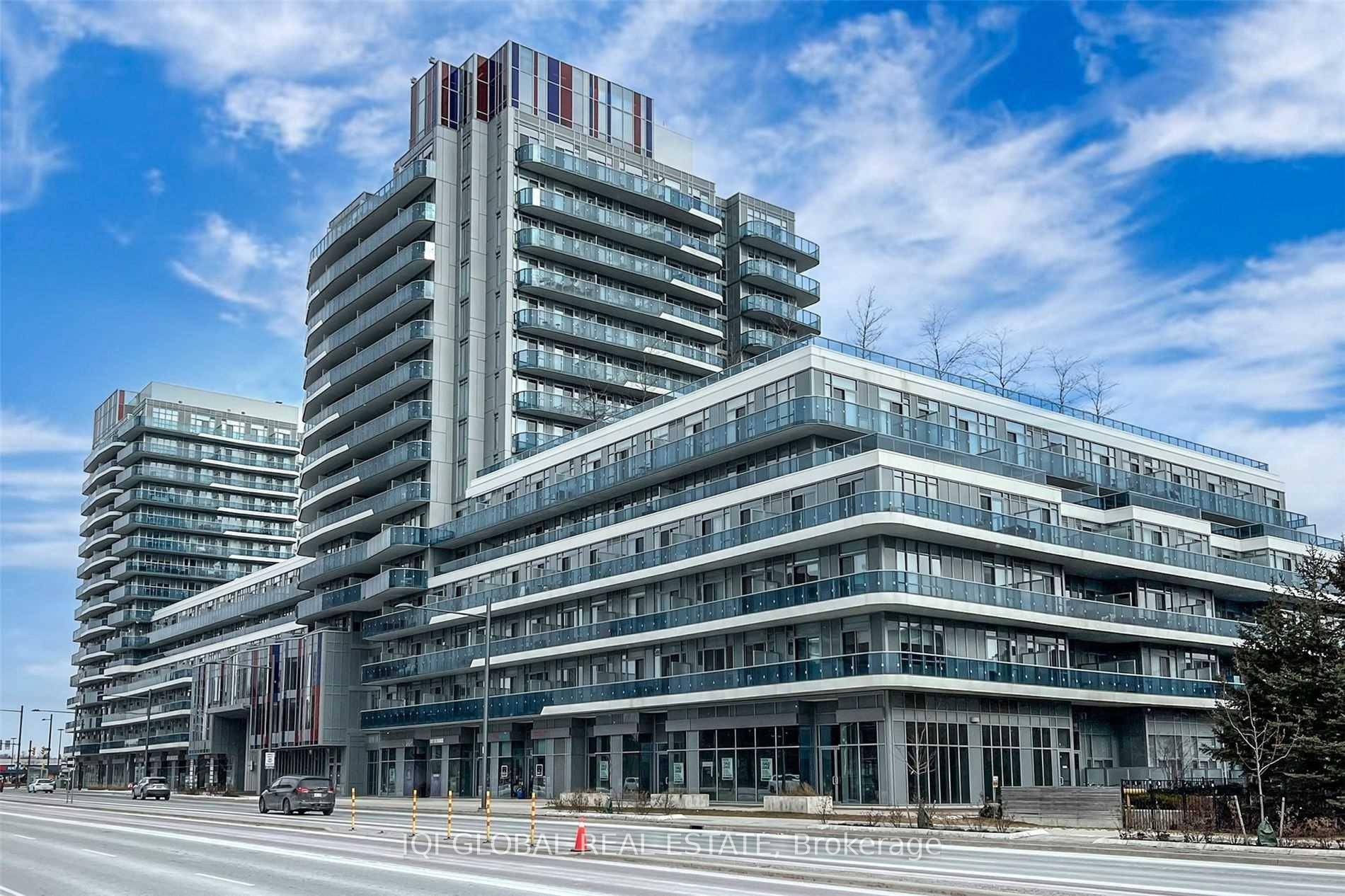 Discover an exceptional luxury condo in the heart of Richmond Hill, offering both elegance and convenience.
