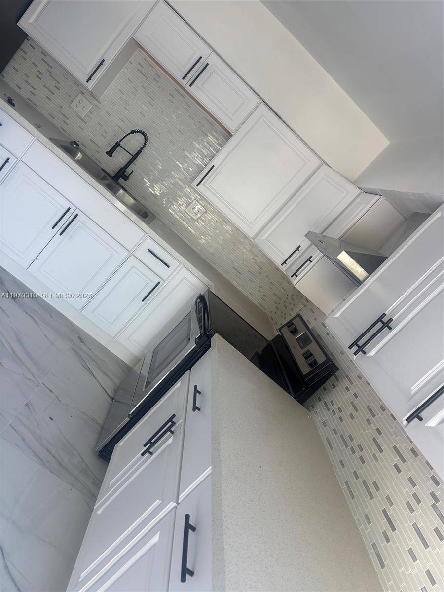 Remodeled Home ! ! ! Canal view !