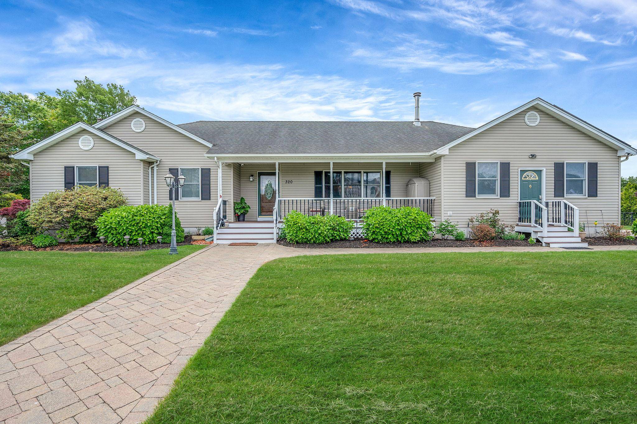 Welcome to your North Fork dream home !