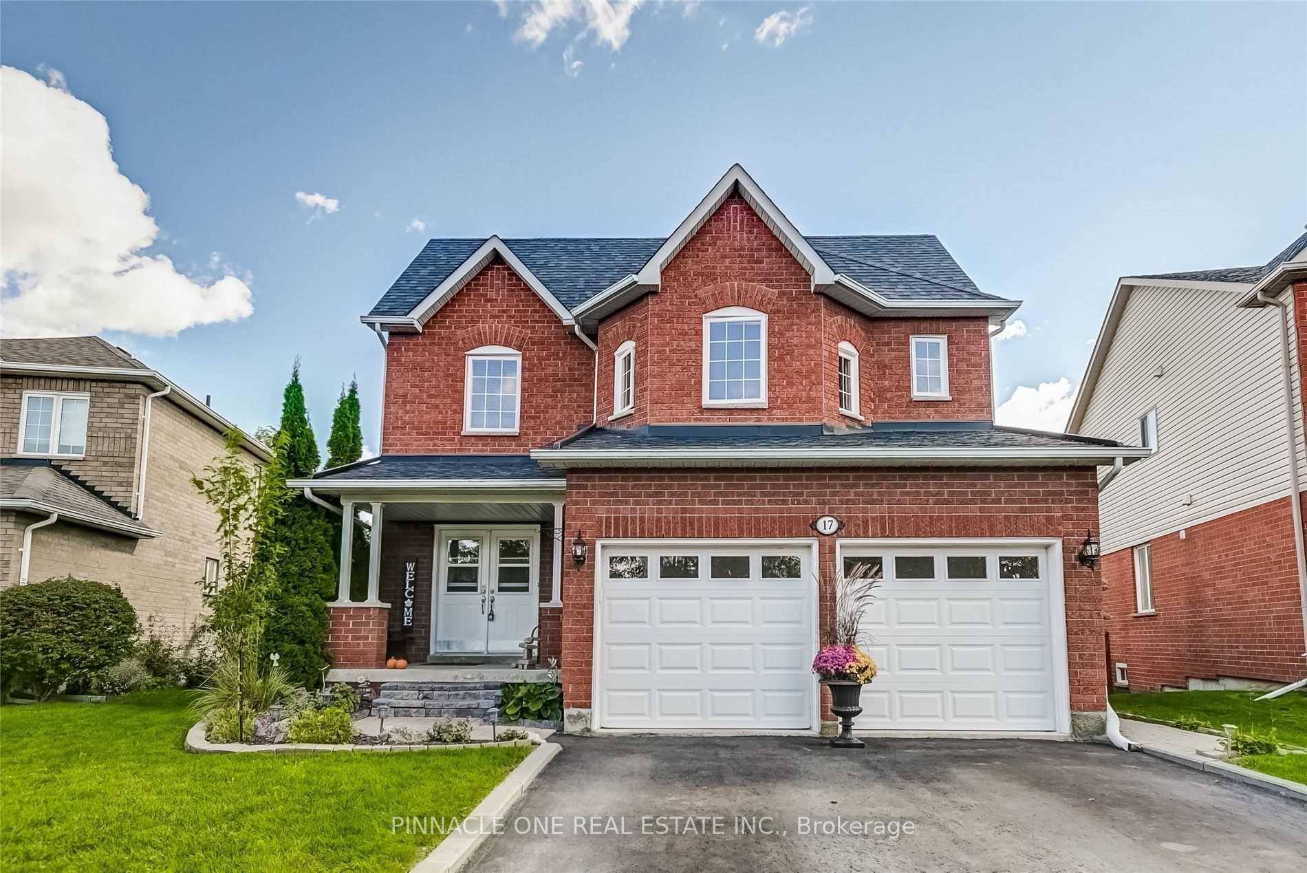 Opportunity Knocks ! Welcome to 17 Dart Court located on a quiet premium Cul de Sac situated in the lovely Town of Bowmanville !