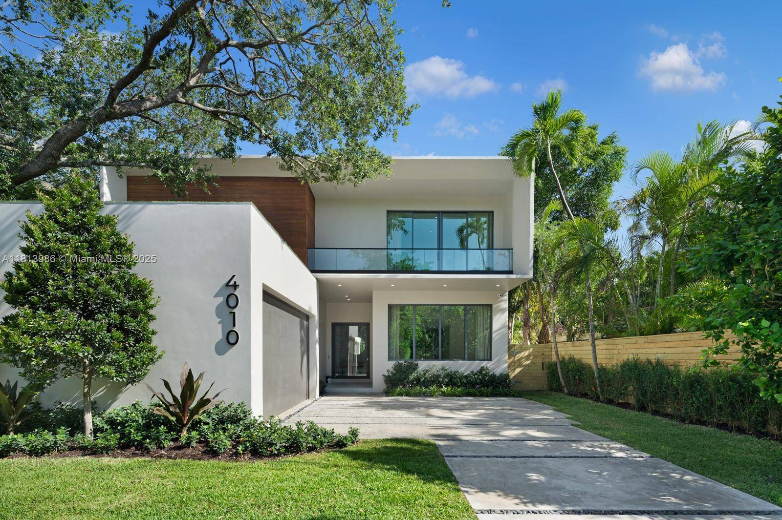 Brand new modern 4, 304 sq.