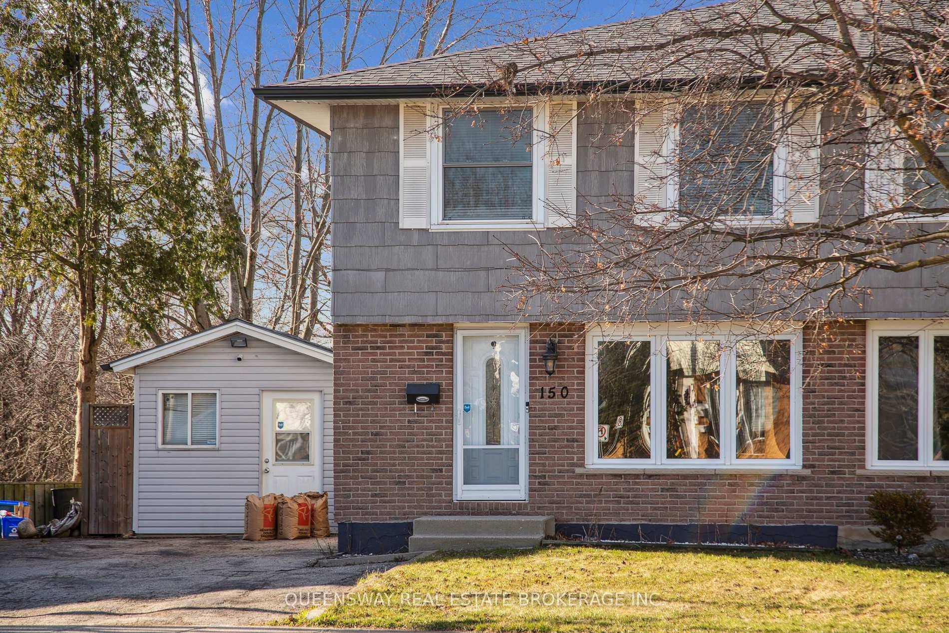 This beautiful semi in East Galt is Perfect For Families Or Investors.