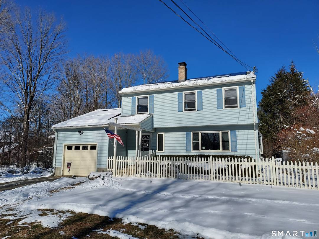 Center Chimney Colonial Featuring Versatile Open Design First Floor w Four 2nd Floor Bedroom Plan.