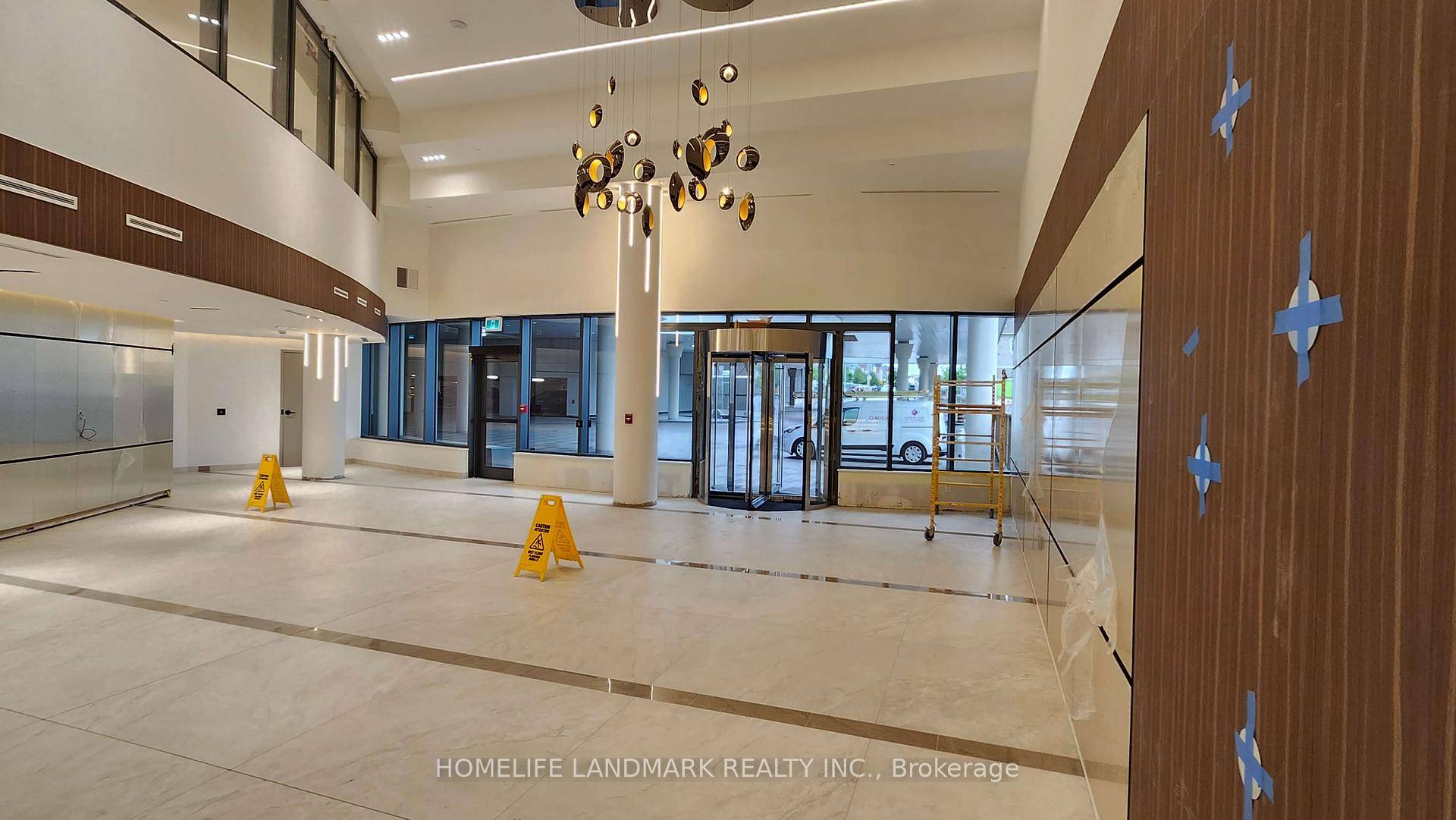 Brand new condo unit in one of Mississauga's most vibrant and connected communities !