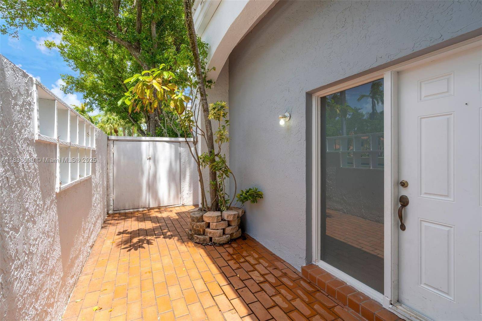 VERY SPACIOUS 1365 SFT 2 STORY CORNER TOWNHOME, PRIVATE PATIO, BRIGHT IN DOOR LIVING SPACE, LOCATED IN POPULAR GUARD GATED MARINER VILLAGE COMMUNITY WITH DIRECT ACCESS TO MARINA, 2 BEDROOMS ...