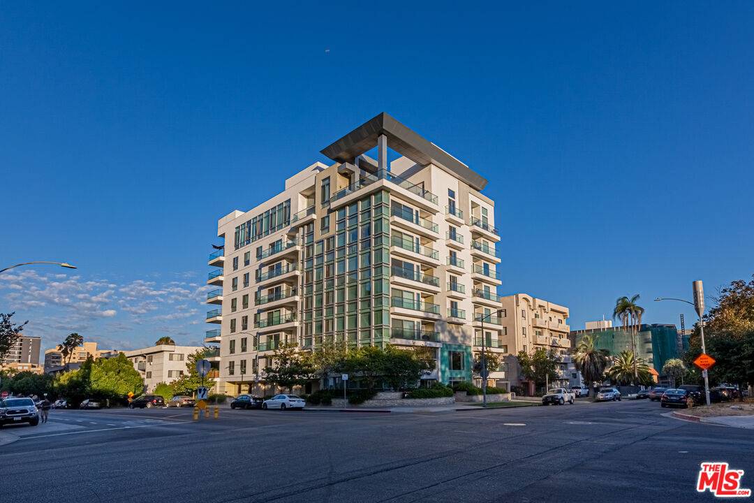 702 S Serrano Ave 2BR Hancock Park La