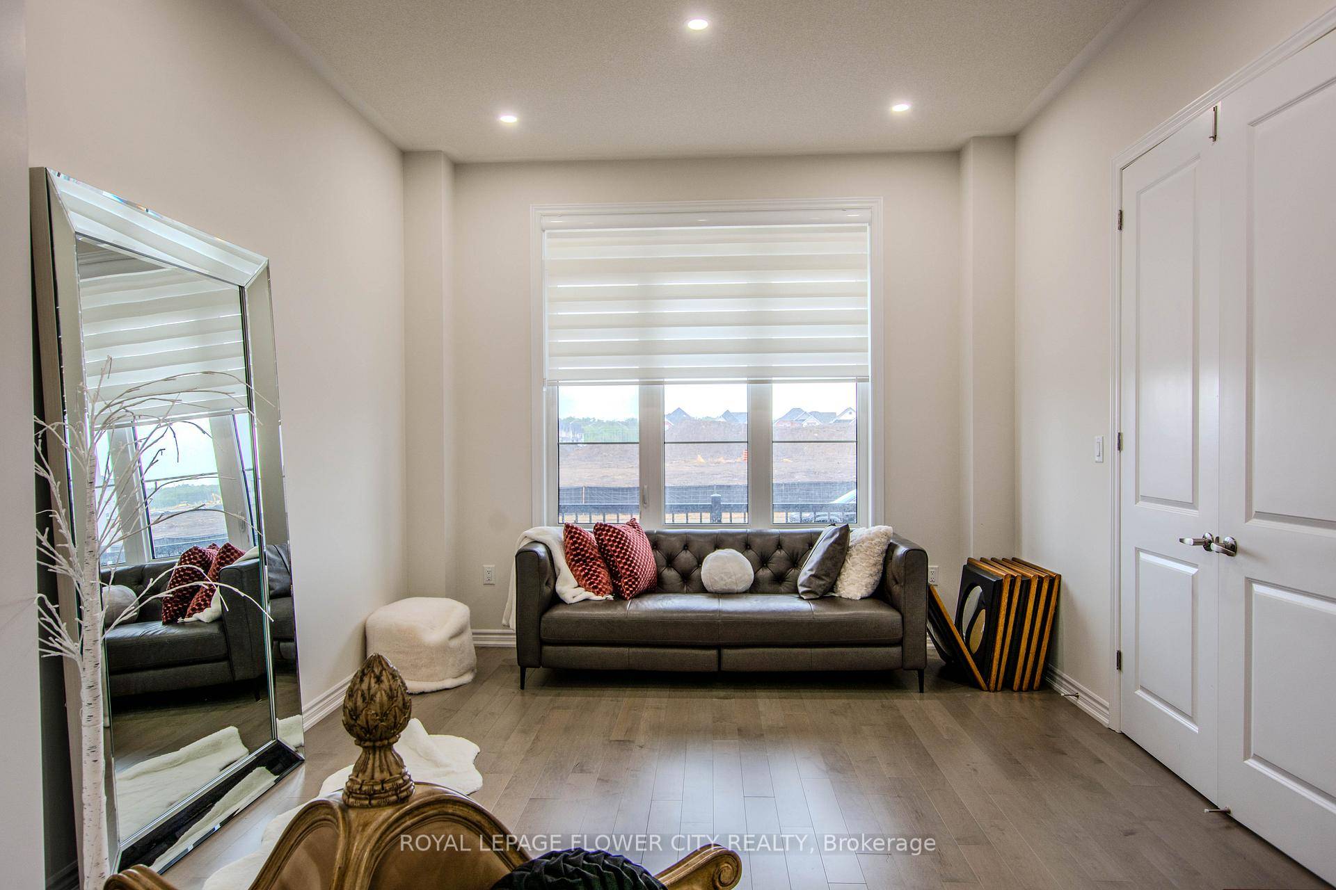 Absolutely Stunning4 Br 4 Washrooms Detached Home Stone Brick Stucco, Open Concept Designed By A Professional Large Foyer Crystal Chandelier Fronting On Huge Park.