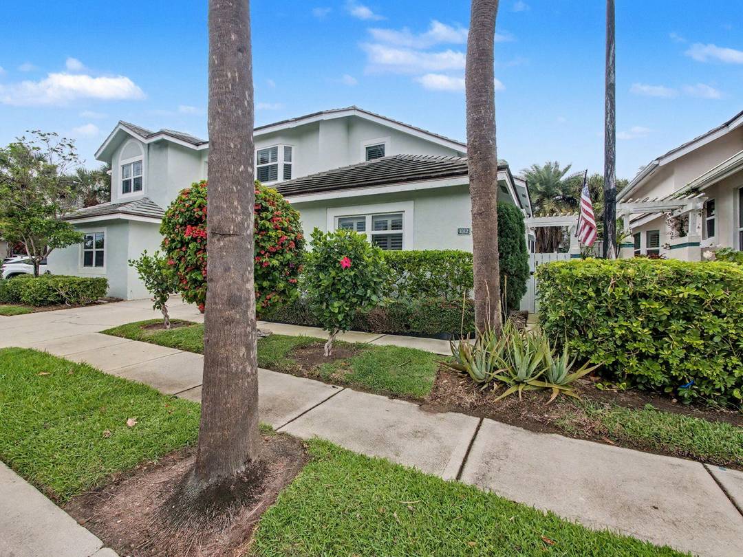 Just 2 blocks to the beach located in the highly desirable Sea Colony community.