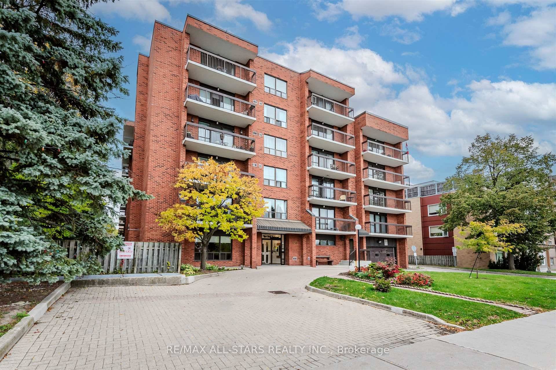 Rarely offered 2 bedroom, 2 bathroom corner suite in an exclusive boutique building of just 36 units in desirable Cliffcrest.