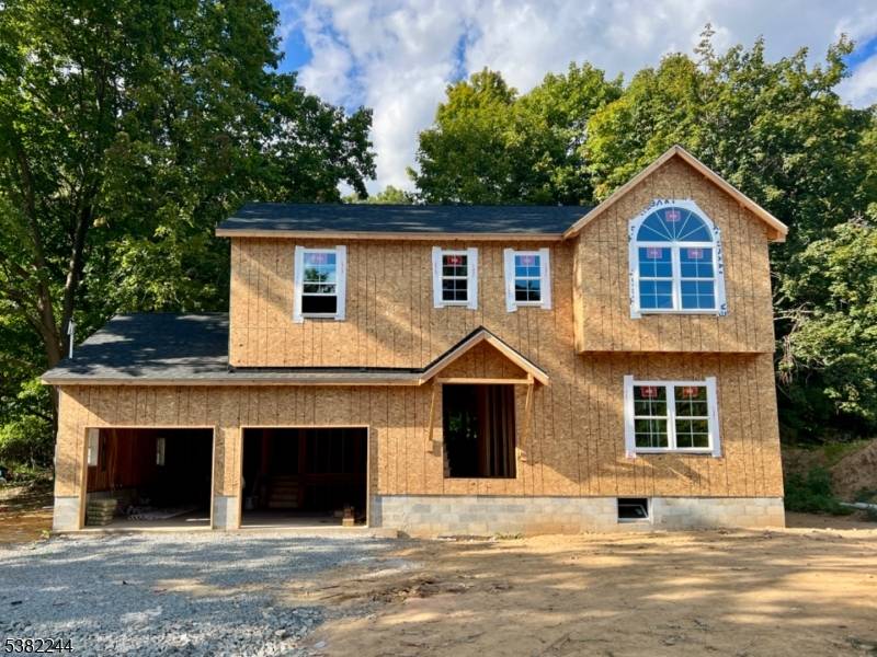 Wonderful opportunity to own brand NEW CONSTRUCTION in Roxbury.