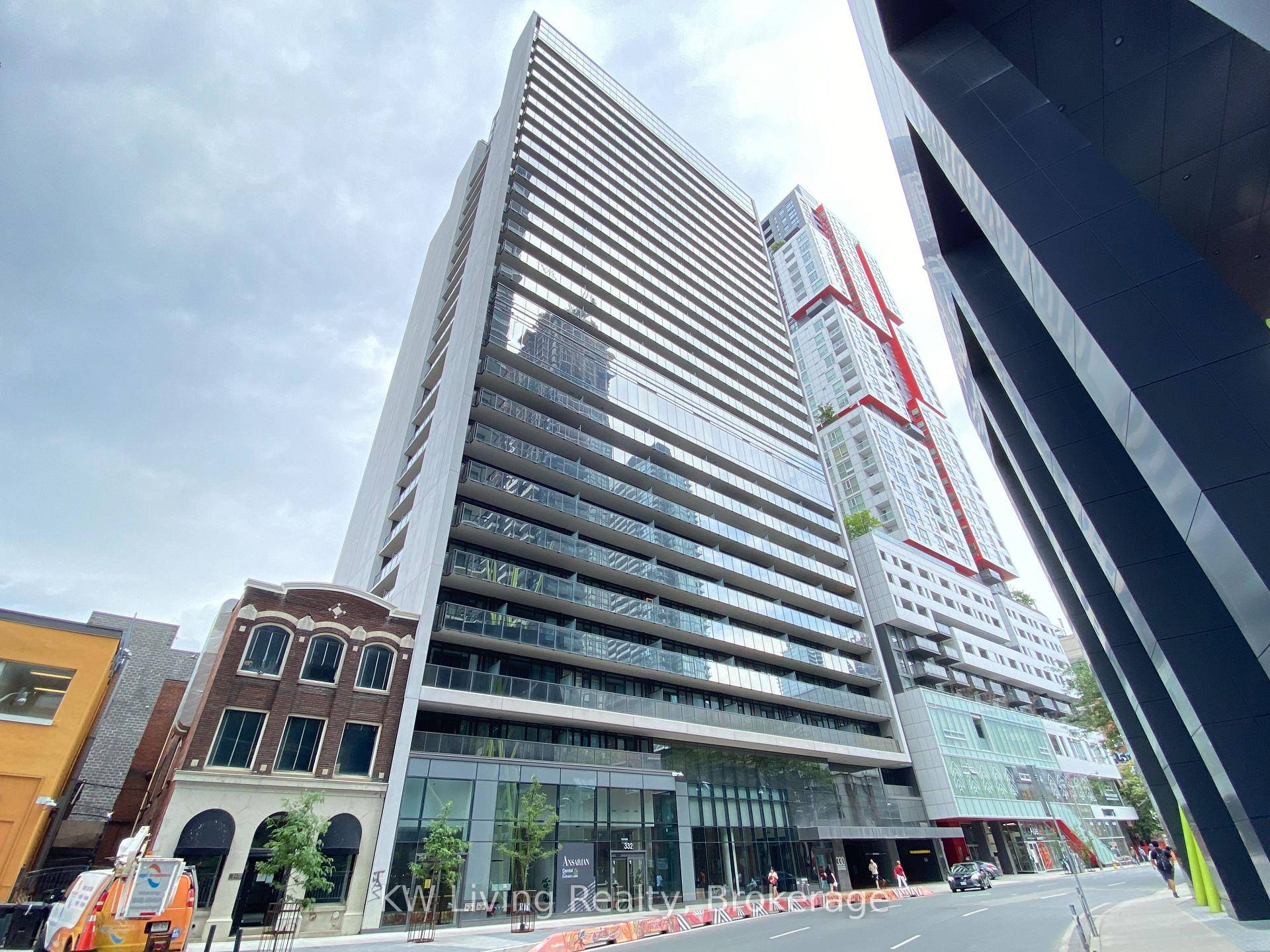 Located In The Heart Of Downtown In The Entertainment District.