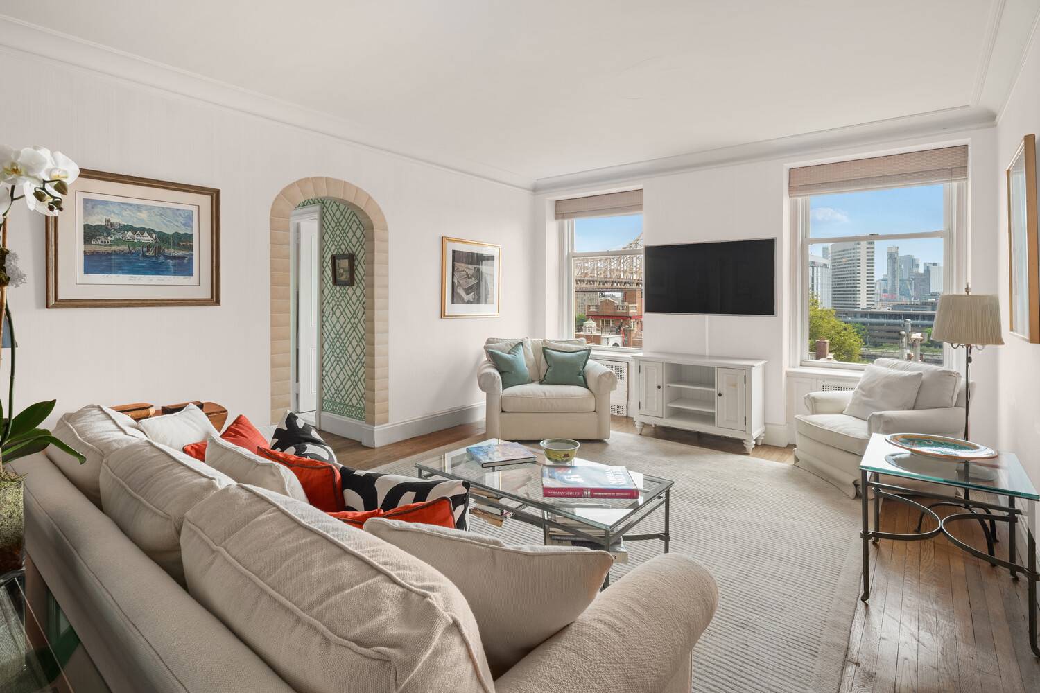 Rare Opportunity Former Kennedy Residence at 4 Sutton Place Can Be Combined with Apartment 6 7 to Create a Grand Full Floor Duplex Home The long time home of President ...