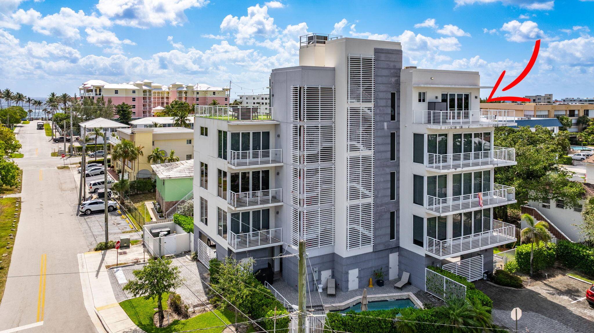 Exclusive penthouse with breathtaking panoramic views !