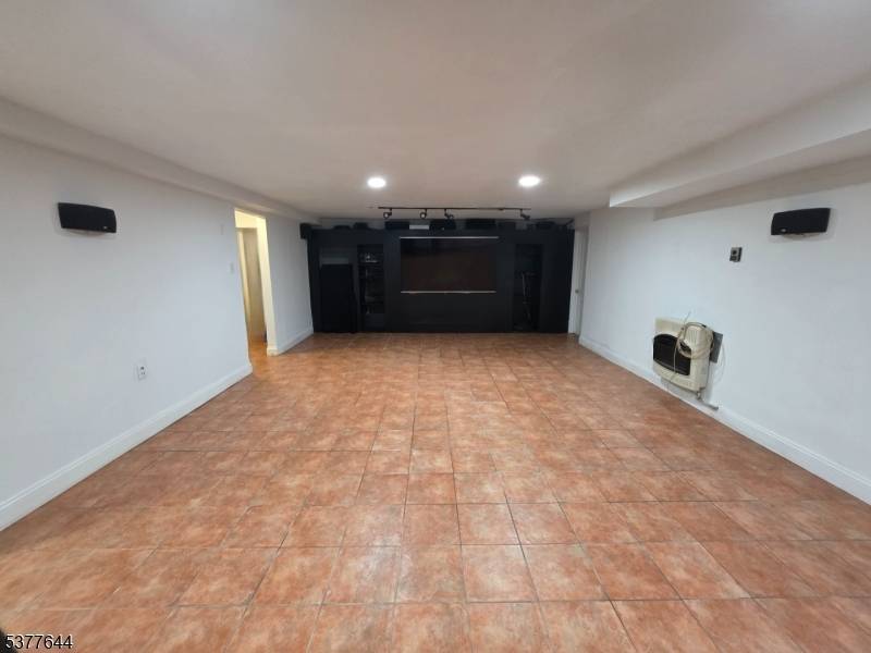 Introducing 86 Keer Ave in Newark NJ Bordering Hillside NJ !