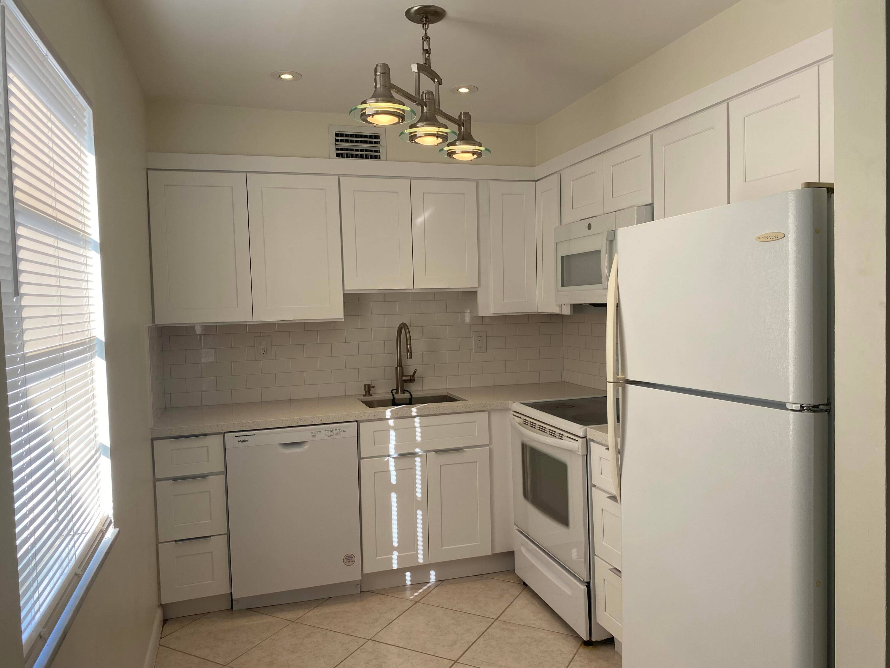 Beautiful remodeled 2 bedroom.