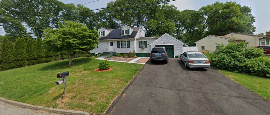 For Sale Beautiful Single Family Home in Bridgeport's Desirable North End !