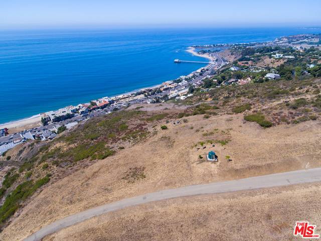 2860   Sweetwater Mesa Rd Malibu LA