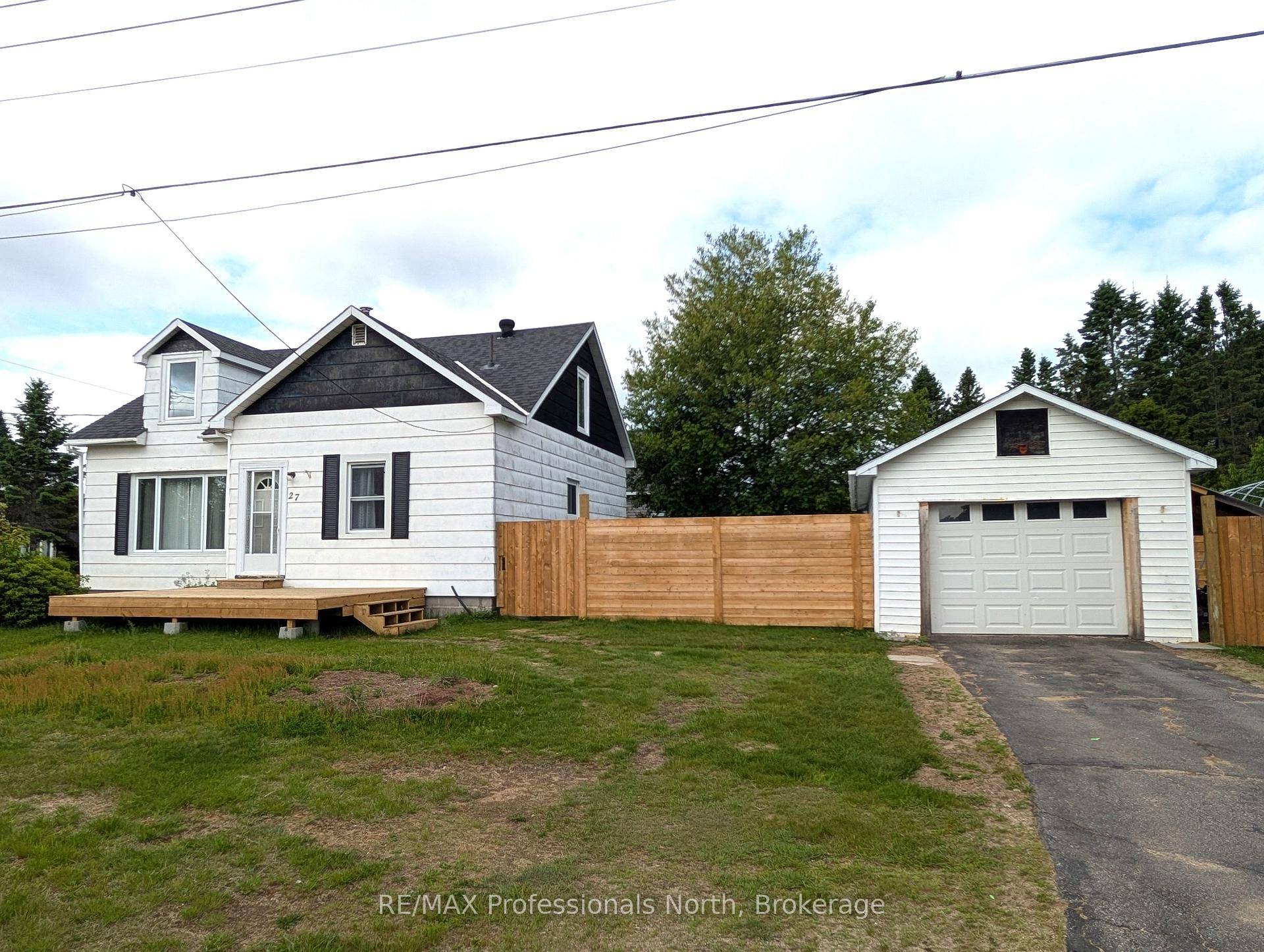Welcome to 27 Lincoln Ave, located in the Village of South River, in the heart of the Almaguin Highlands.